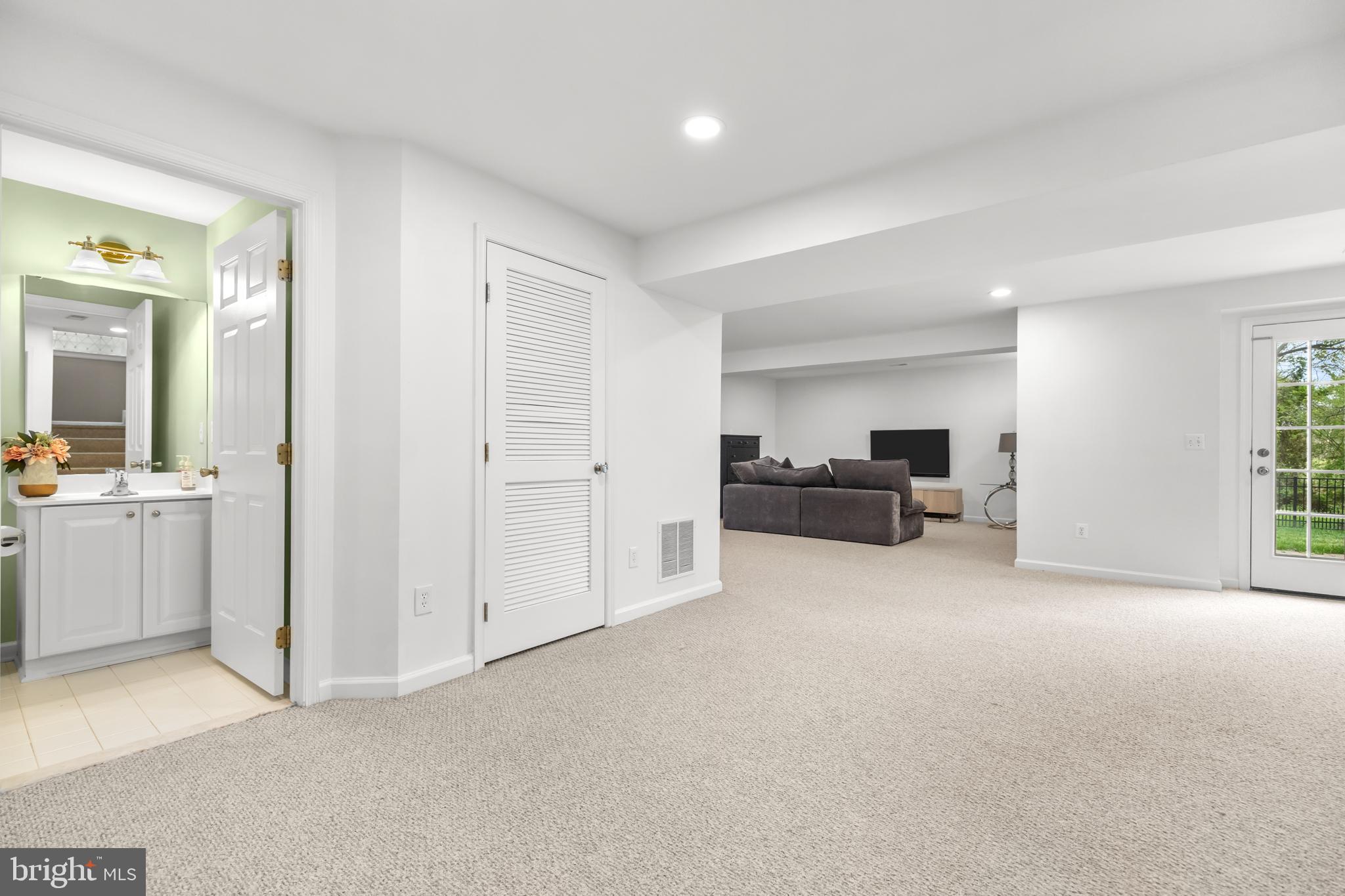 14189 Clatterbuck Loop Gainesville, VA 20155 - Photo 45 of 69