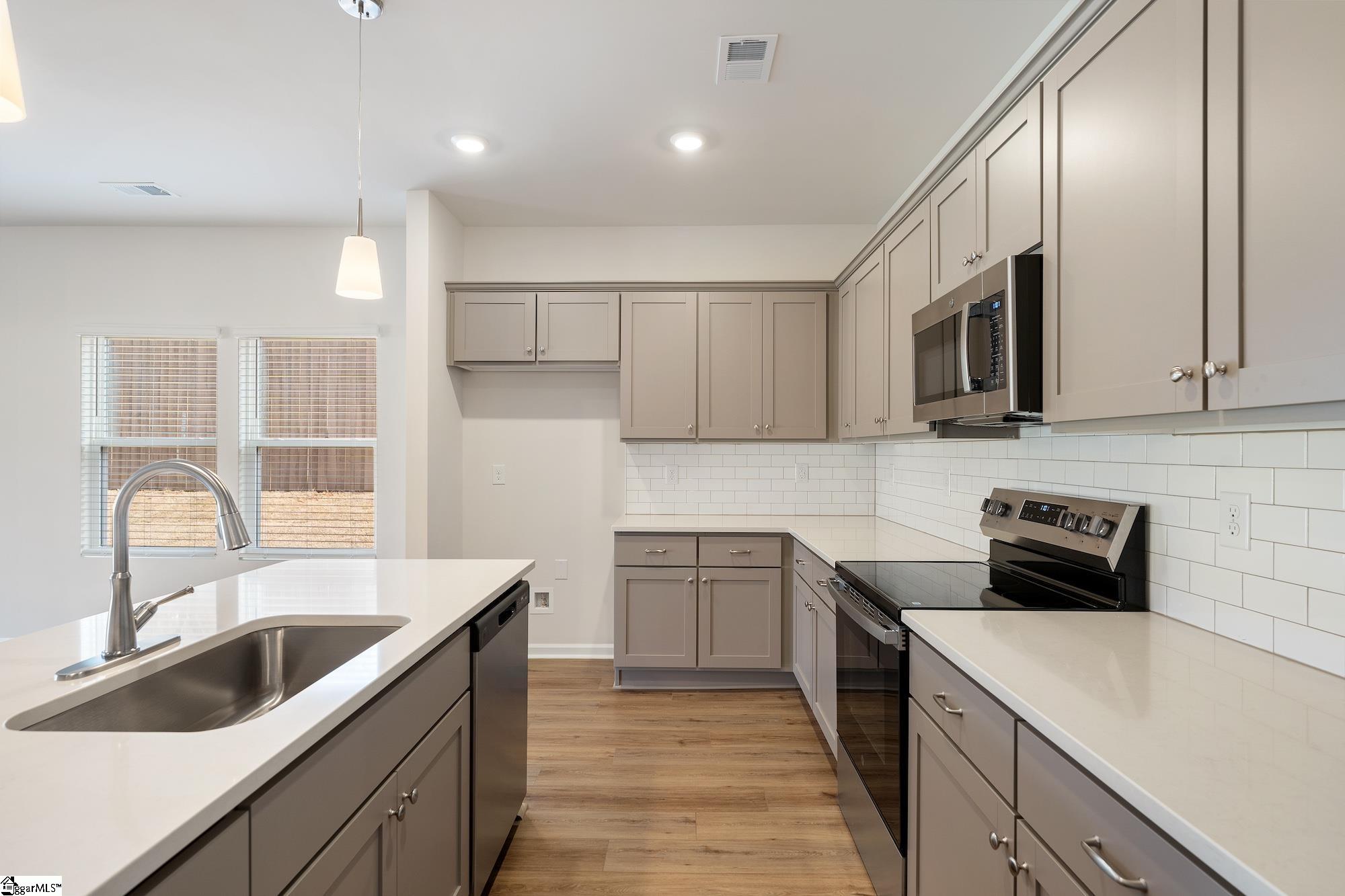 402 Dodger Avenue Chesnee, SC 29323 - Photo 10 of 33