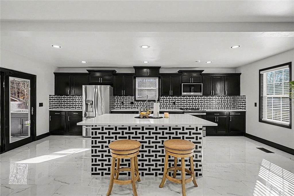 166 Evans Road Griffin, GA 30223 - Photo 7 of 34