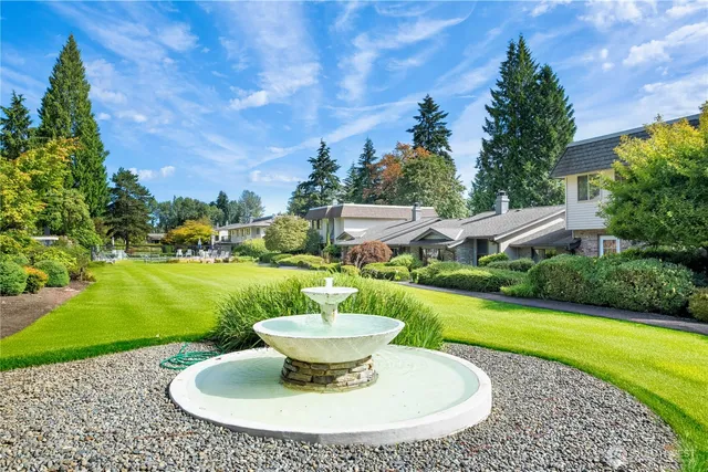 $729,998 | 17050 Northup Way, Unit 5, Bellevue, WA 98008