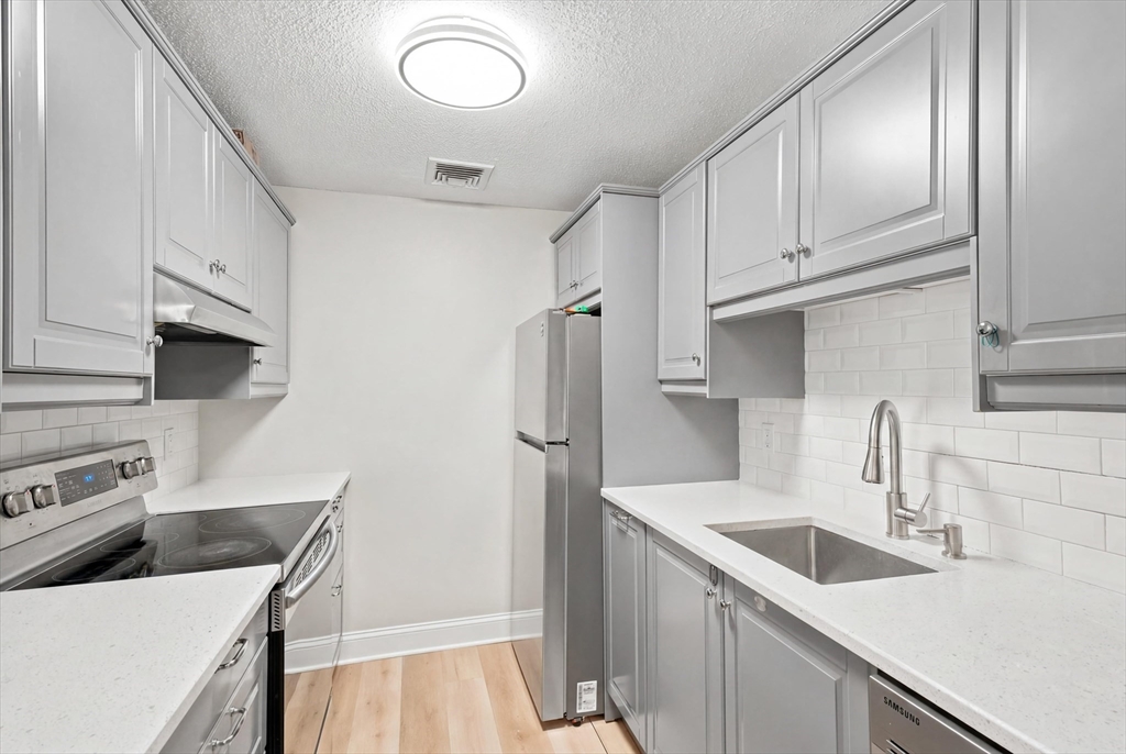 15 Bower Road, Unit F5 Quincy, MA 02169 - Photo 10 of 18