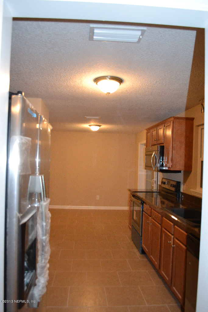 8616 Hammondwood Road South Jacksonville, FL 32221 - Photo 9 of 22 DSC_0500