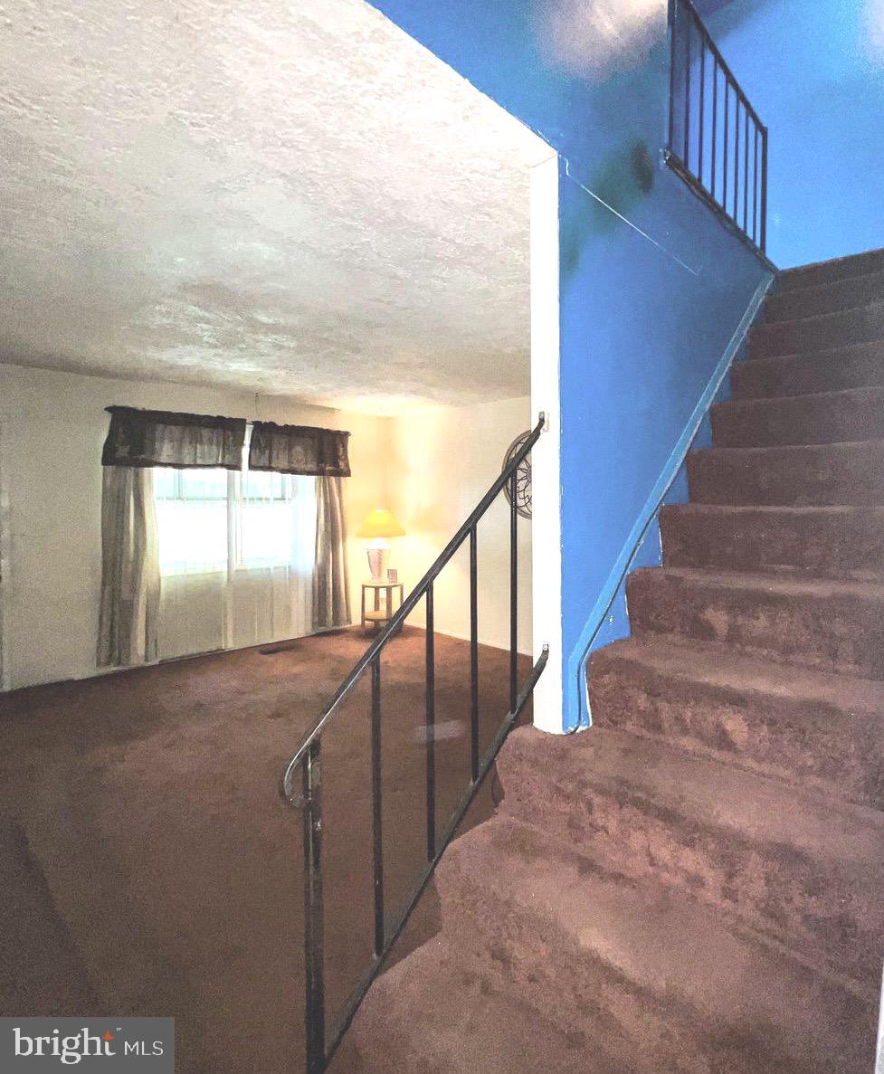 2126 Koko Lane Baltimore, MD 21216 - Photo 7 of 44 Living Area