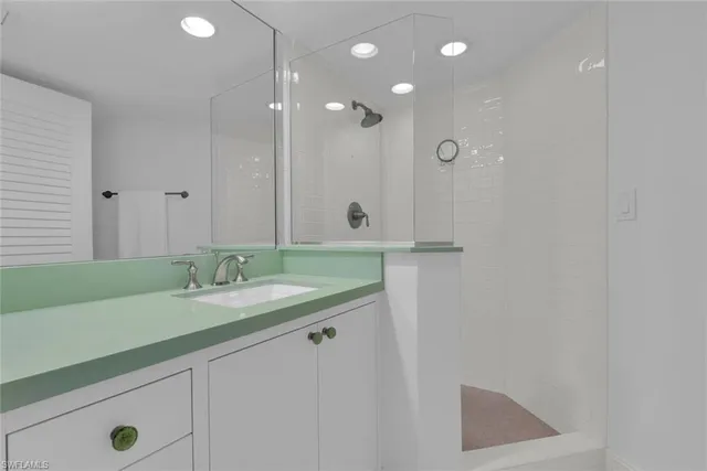 $11,000 | 4901 Gulf Shore Boulevard North, Unit 201, Naples, FL 34103