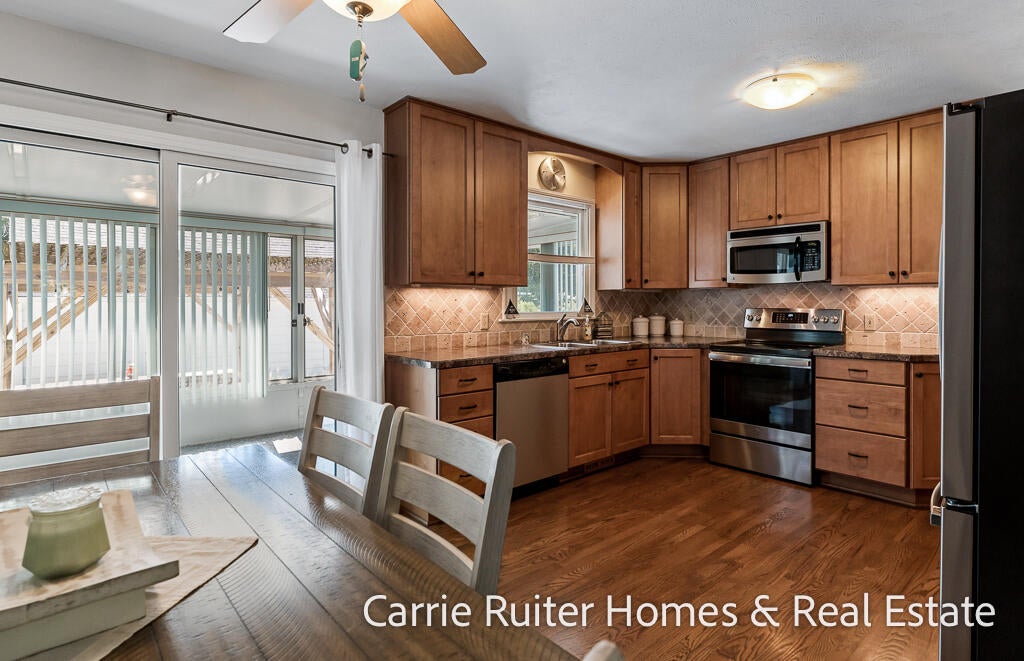 17232 West Spring Lake Road Spring Lake, MI 49456 - Photo 13 of 42 Gallery Image 13