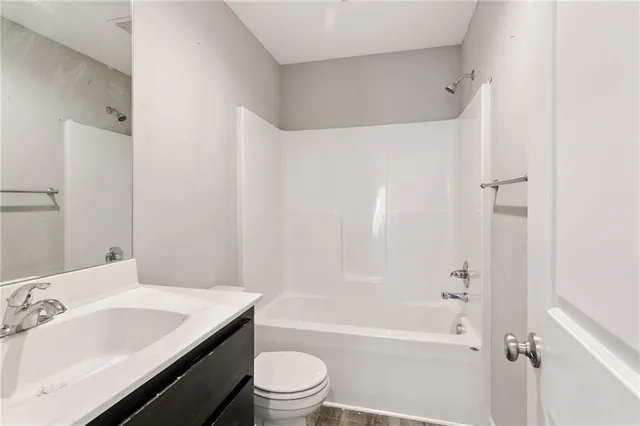 $301,000 | 21718 Southcreek Court, Peculiar, MO 64078