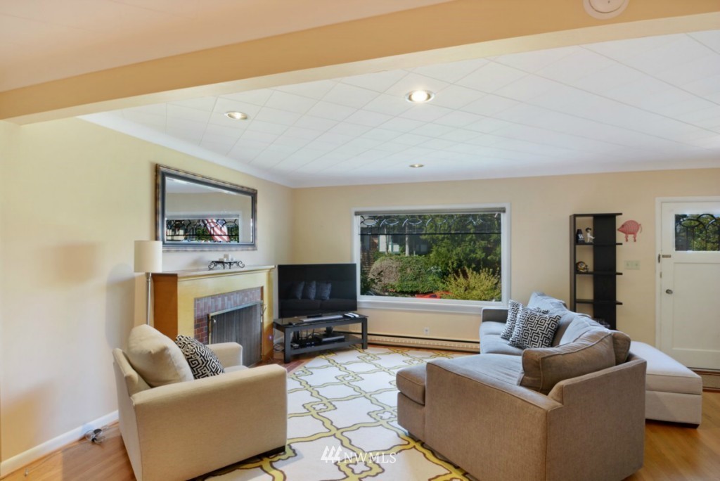 5730 Keystone Place North Seattle, WA 98103 - Photo 2 of 13 Gallery Image 2