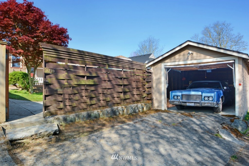 5730 Keystone Place North Seattle, WA 98103 - Photo 12 of 13 Gallery Image 12