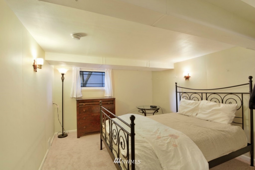 5730 Keystone Place North Seattle, WA 98103 - Photo 9 of 13 Gallery Image 9