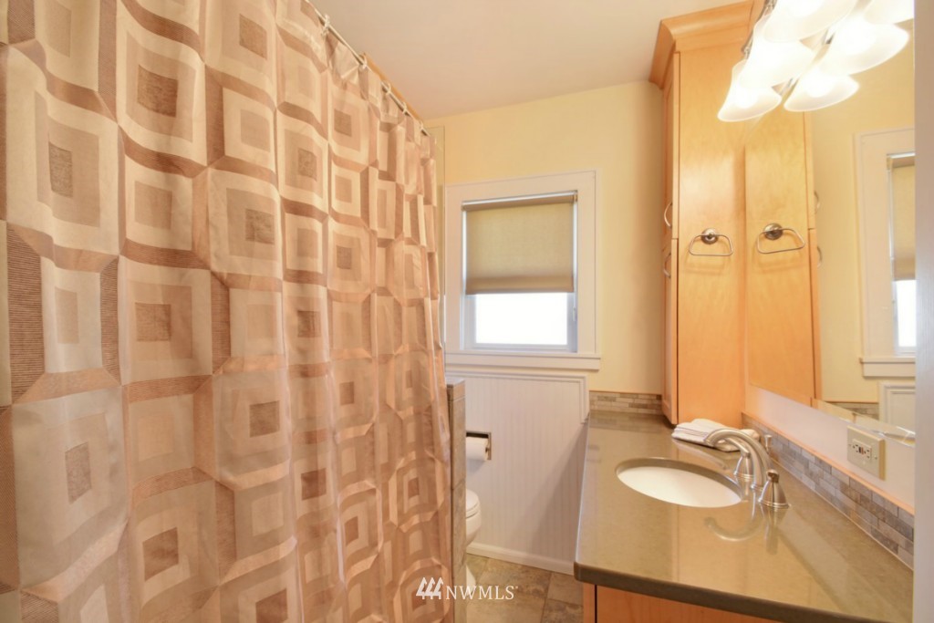 5730 Keystone Place North Seattle, WA 98103 - Photo 10 of 13 Gallery Image 10