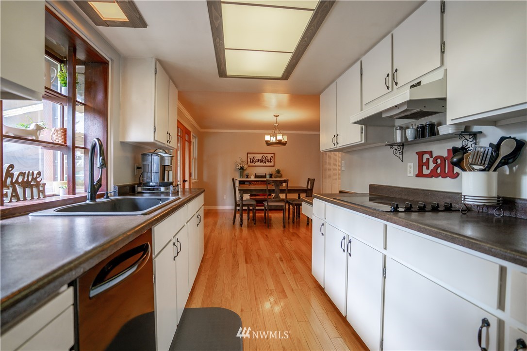 10617 Northeast 197th Street Bothell, WA 98011 - Photo 11 of 32