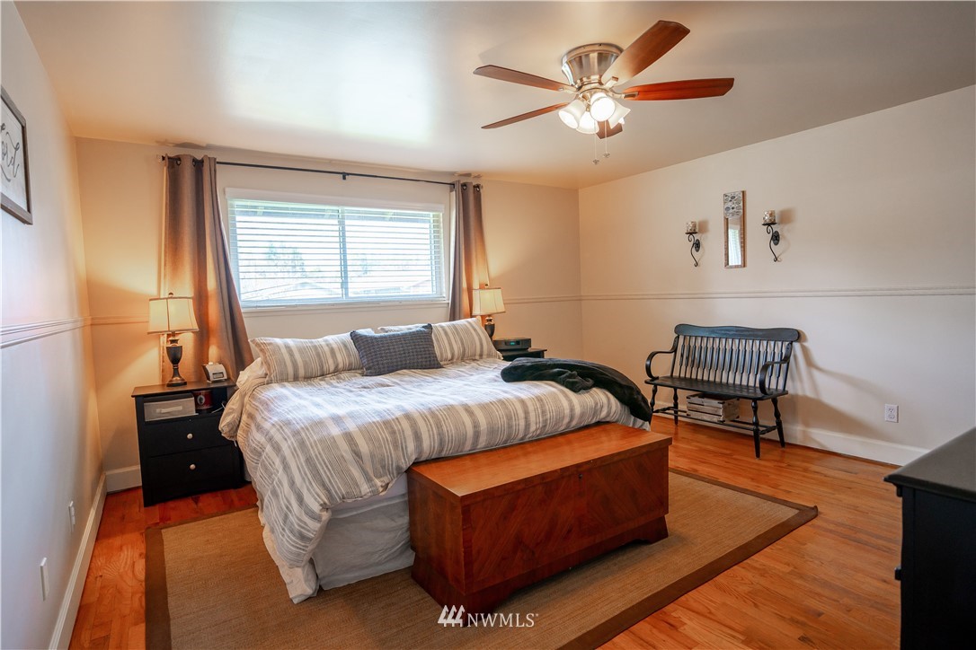 10617 Northeast 197th Street Bothell, WA 98011 - Photo 14 of 32