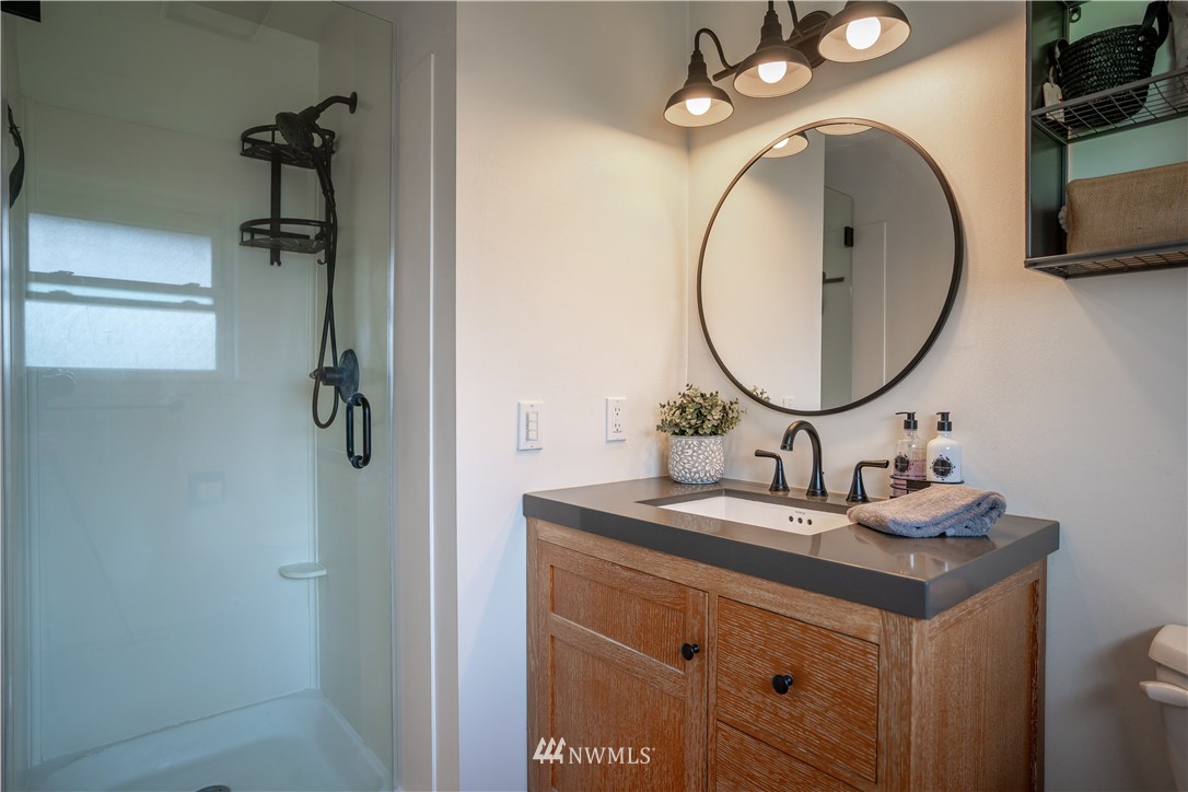 10617 Northeast 197th Street Bothell, WA 98011 - Photo 15 of 32