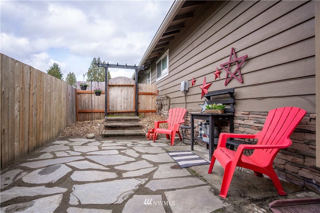 10617 Northeast 197th Street Bothell, WA 98011 - Photo 30 of 32
