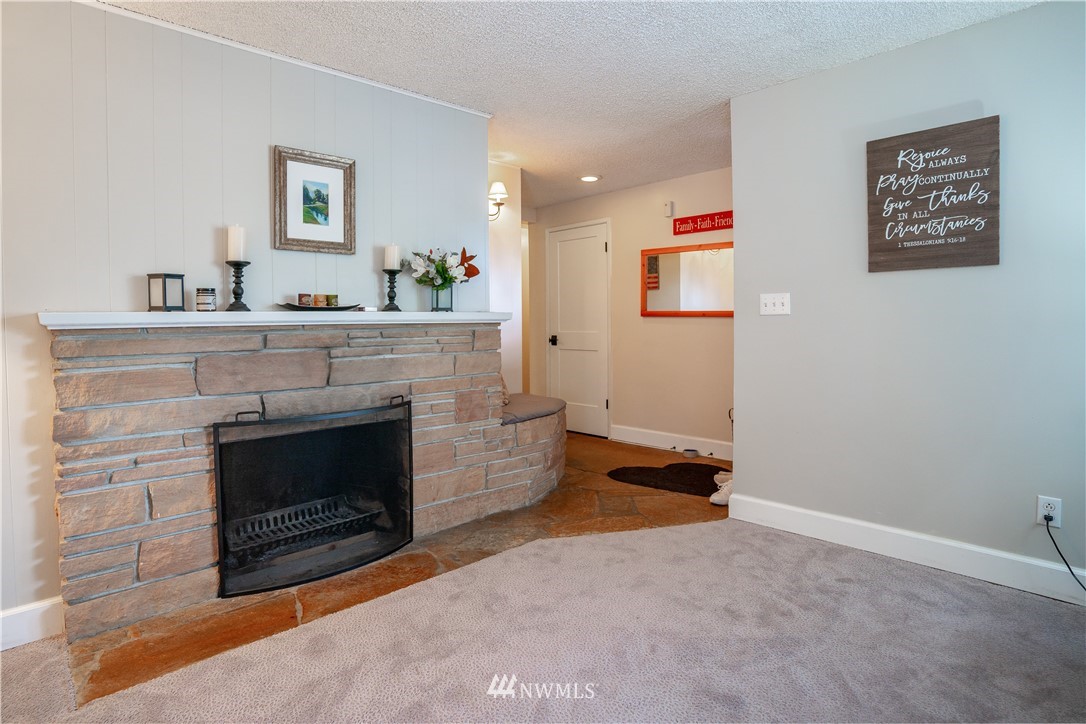 10617 Northeast 197th Street Bothell, WA 98011 - Photo 5 of 32