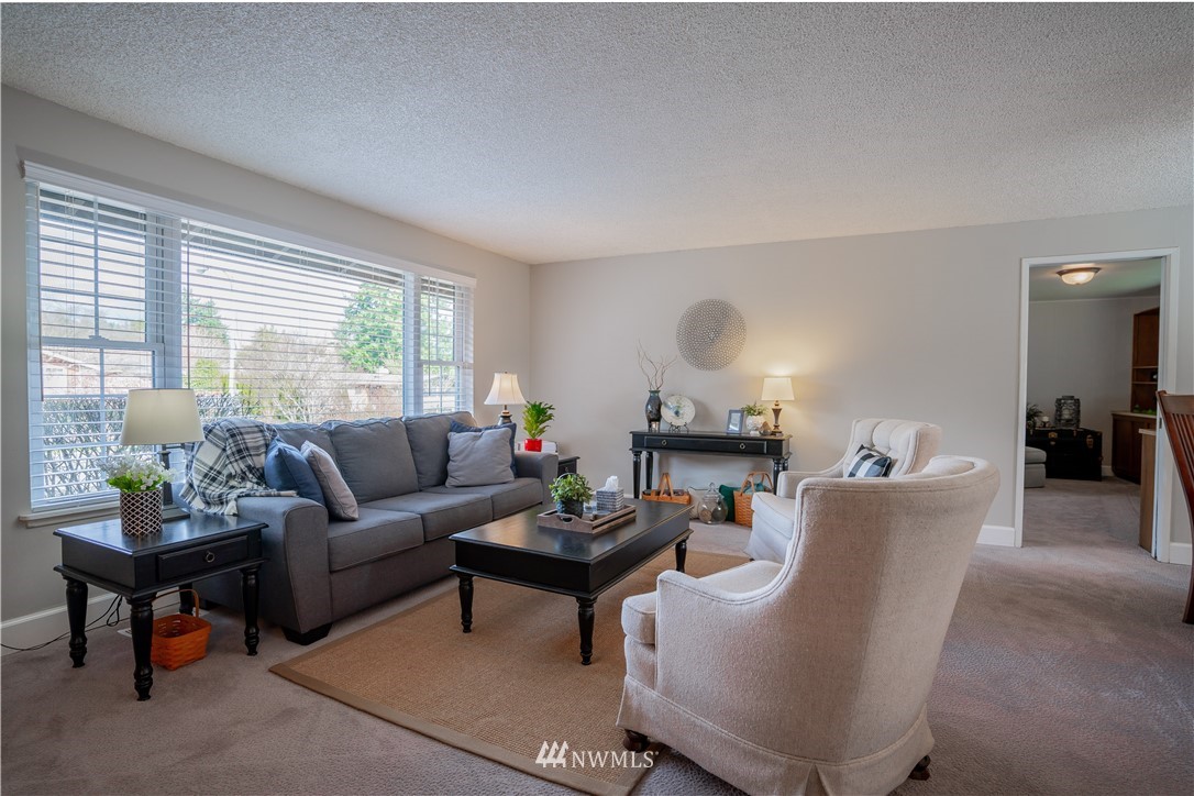 10617 Northeast 197th Street Bothell, WA 98011 - Photo 6 of 32