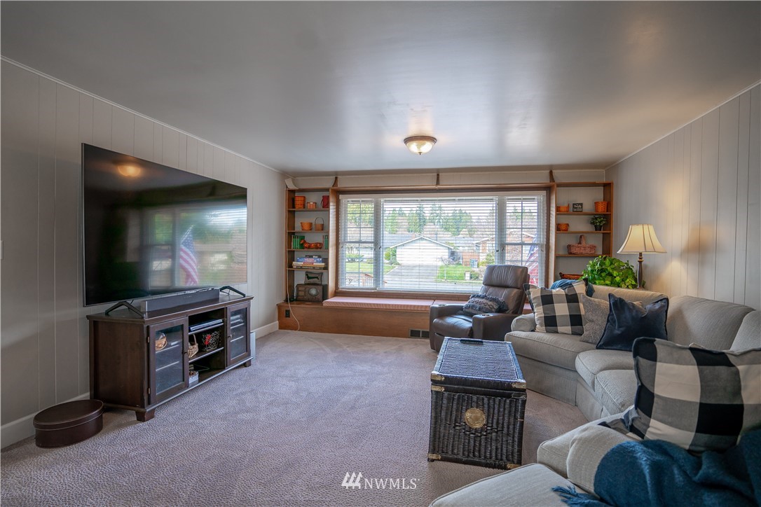 10617 Northeast 197th Street Bothell, WA 98011 - Photo 8 of 32