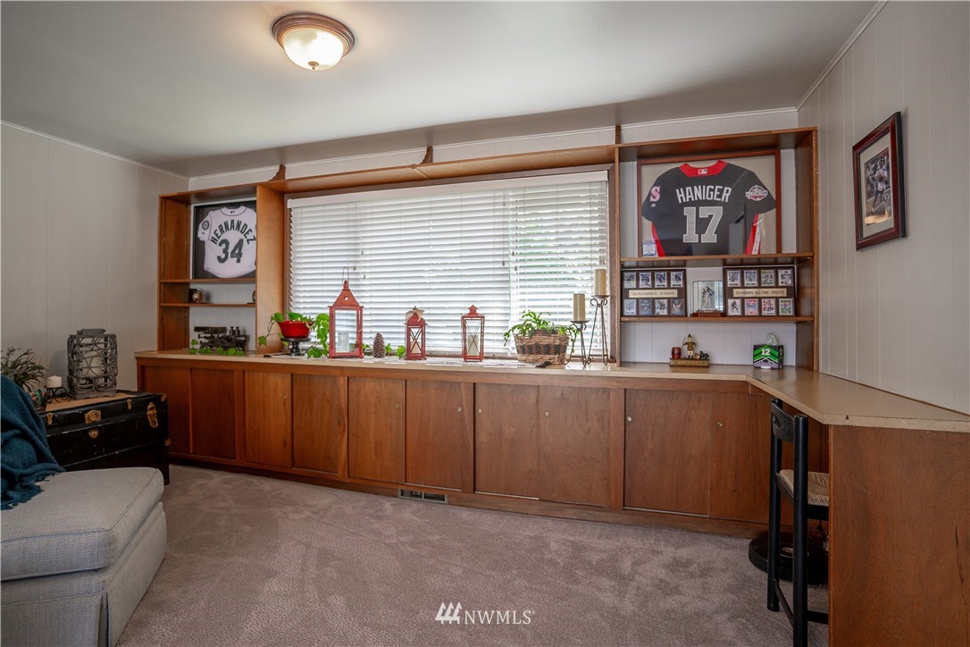 10617 Northeast 197th Street Bothell, WA 98011 - Photo 9 of 32