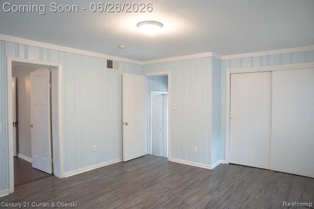 16732 Garfield Redford, MI 48240 - Photo 7 of 31