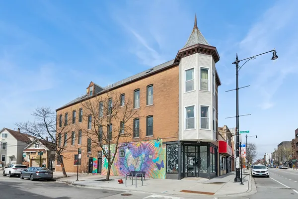 $1,325,000 | 2912 North Milwaukee Avenue, Chicago, IL 60618