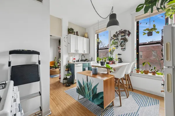 $1,325,000 | 2912 North Milwaukee Avenue, Chicago, IL 60618