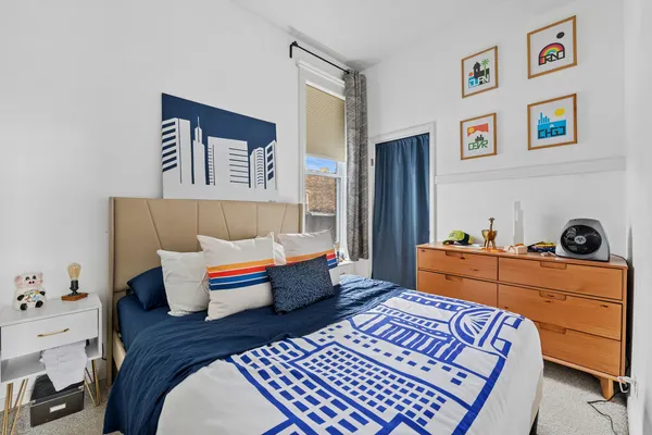 $1,325,000 | 2912 North Milwaukee Avenue, Chicago, IL 60618