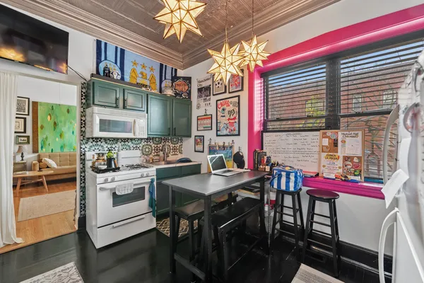 $1,325,000 | 2912 North Milwaukee Avenue, Chicago, IL 60618