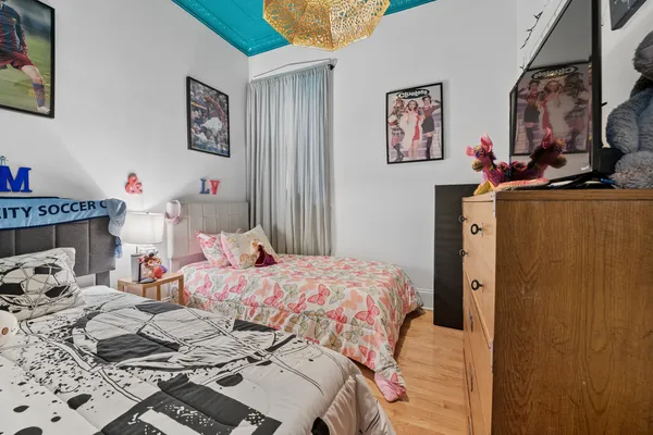 $1,325,000 | 2912 North Milwaukee Avenue, Chicago, IL 60618