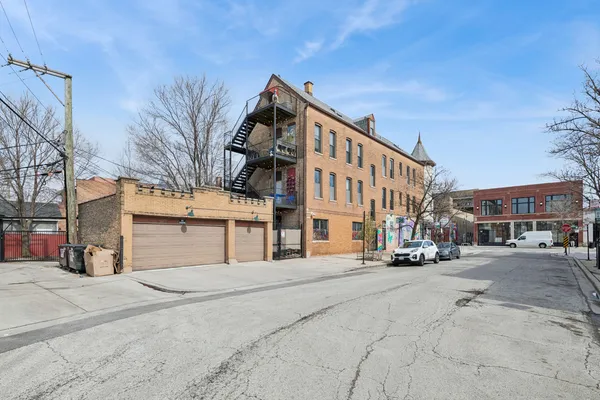 $1,325,000 | 2912 North Milwaukee Avenue, Chicago, IL 60618