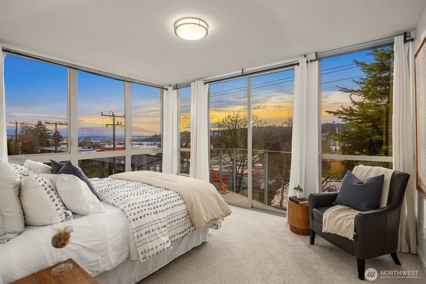 2806 14th Avenue West, Unit A Seattle, WA 98119 - Photo 15 of 36