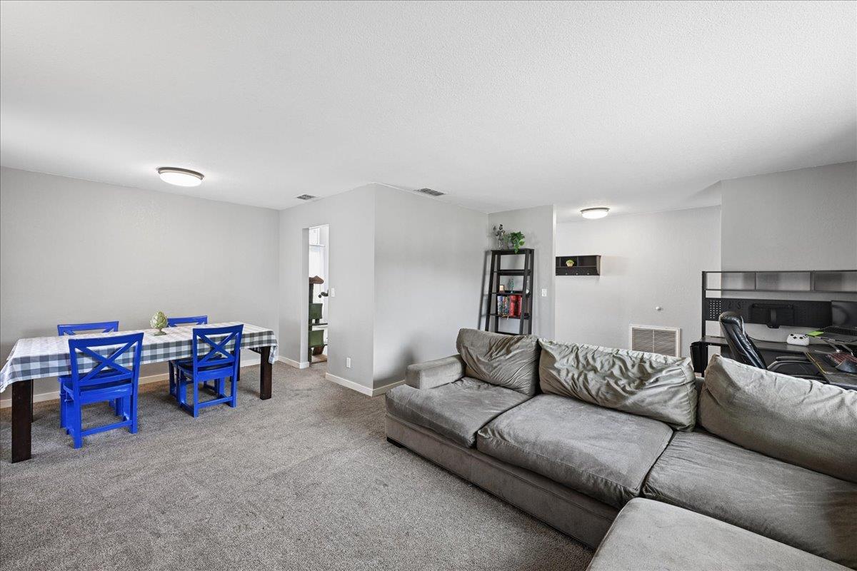 1221 Rudger Way Sacramento, CA 95833 - Photo 11 of 54