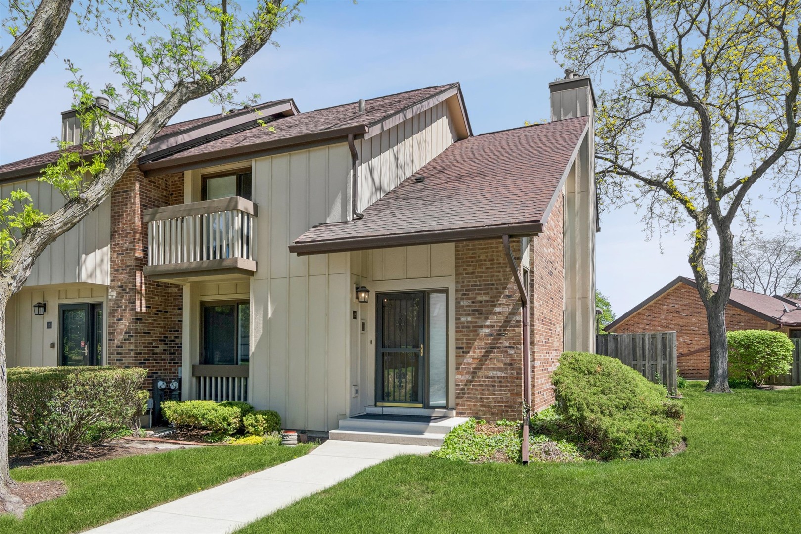 32 Kyle Court Willowbrook, IL 60527 - Photo 1 of 15