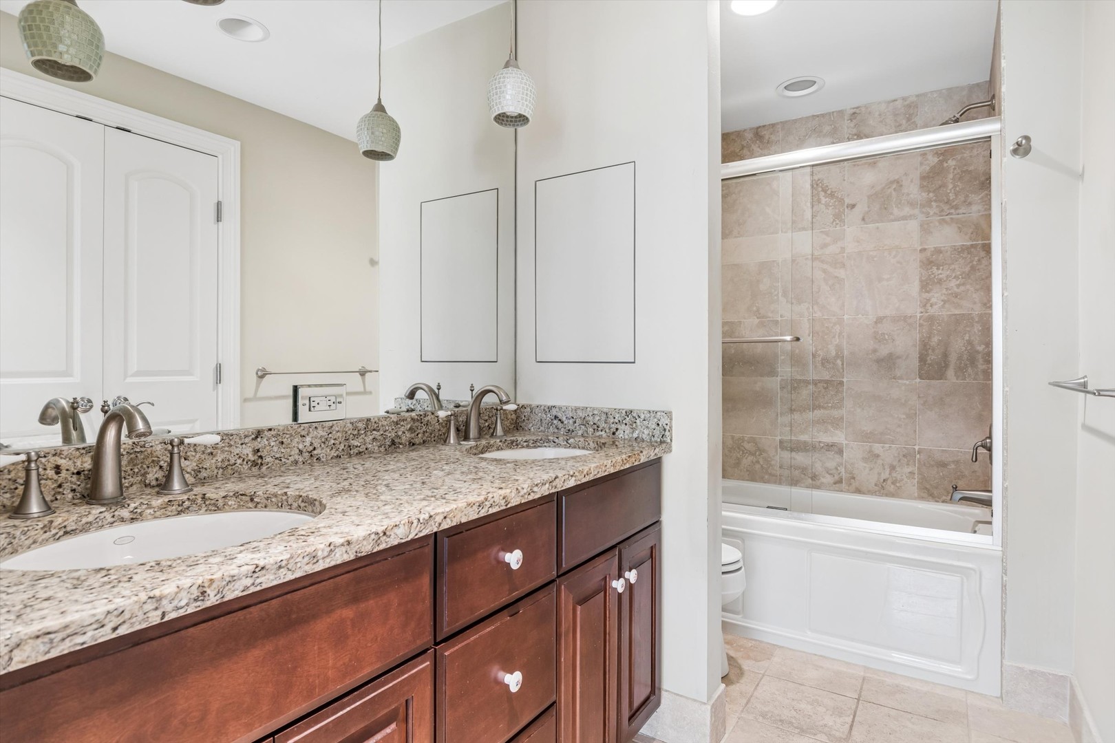 32 Kyle Court Willowbrook, IL 60527 - Photo 12 of 15