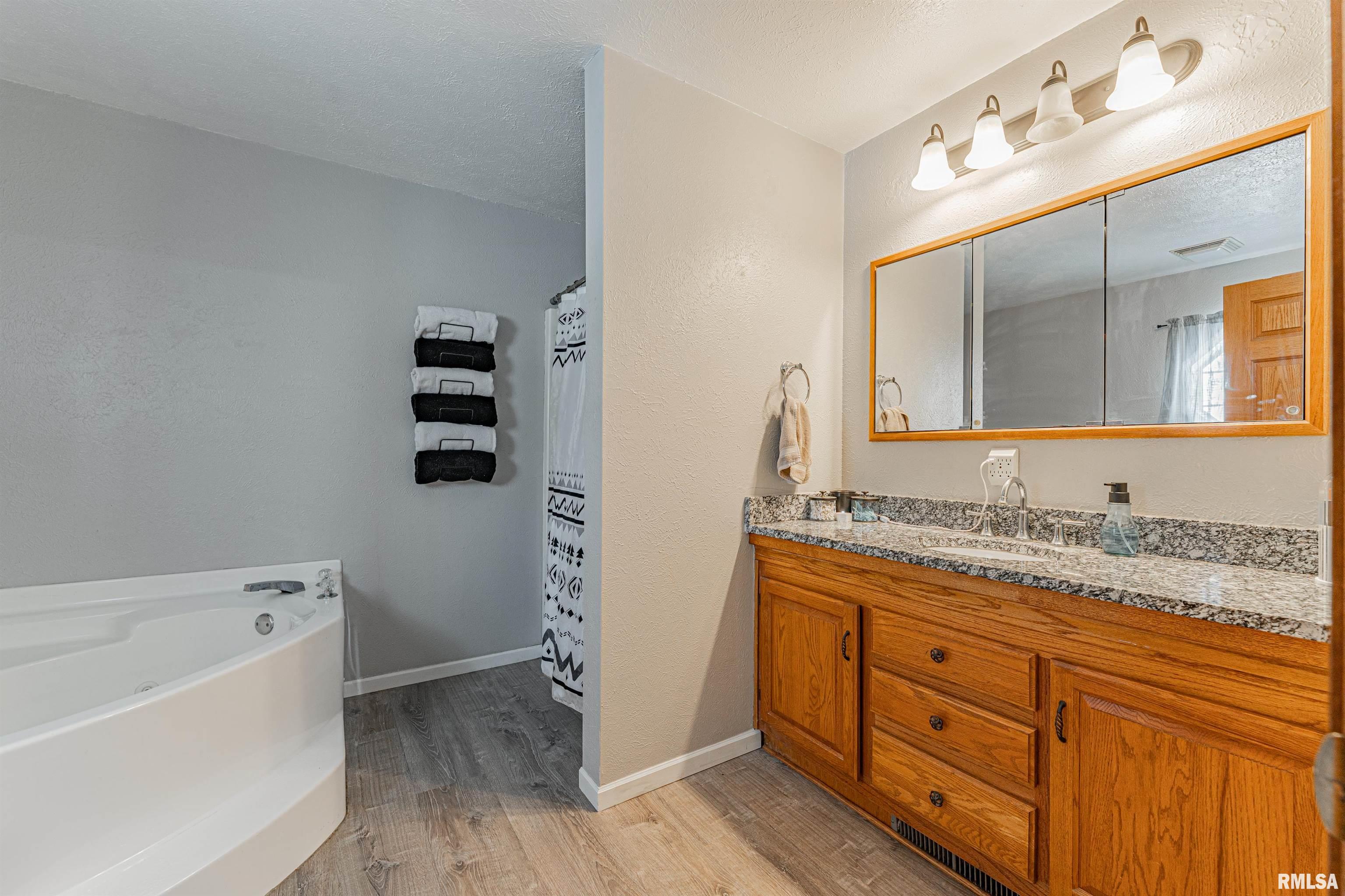 523 Market Street Emden, IL 62635 - Photo 17 of 28