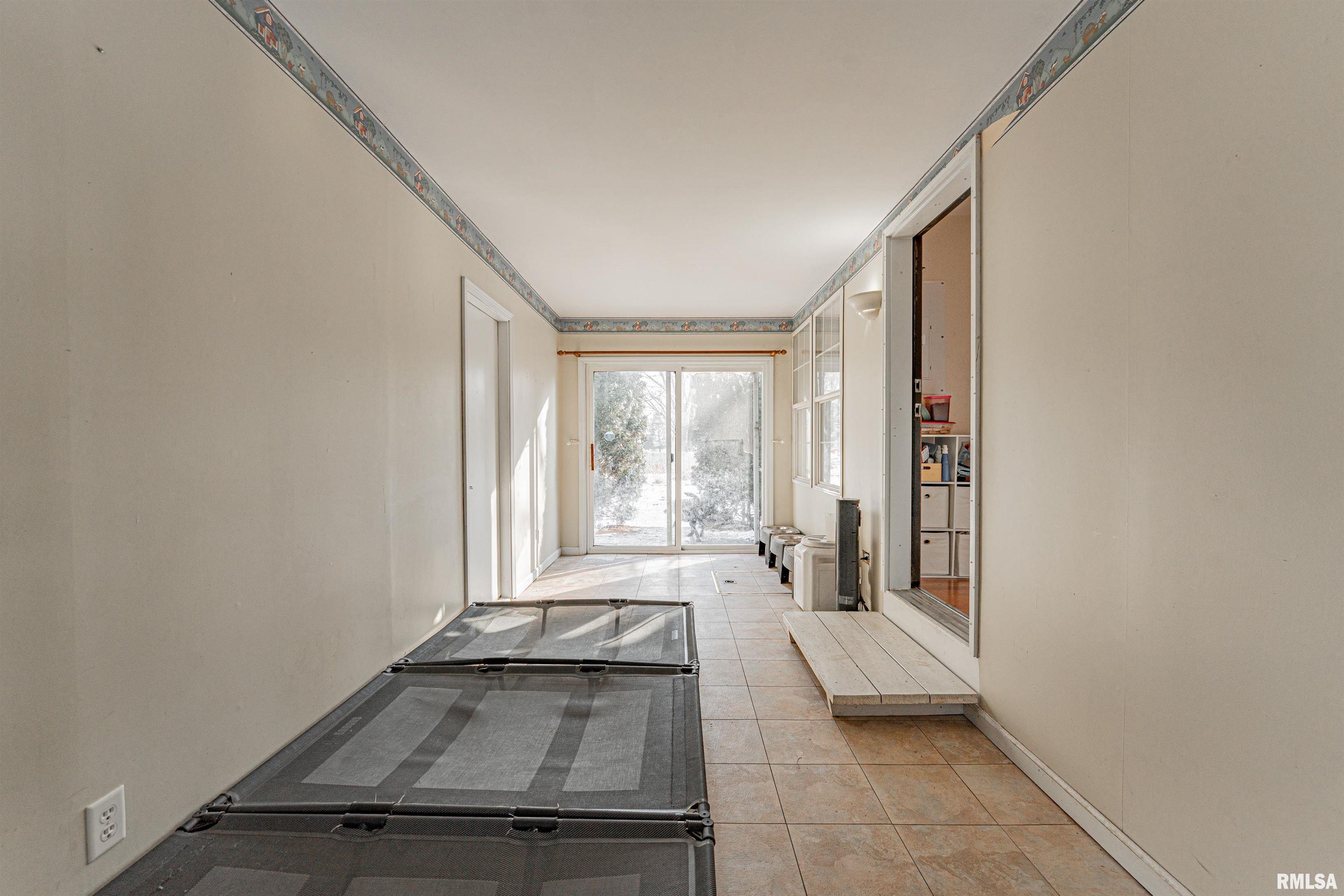 523 Market Street Emden, IL 62635 - Photo 7 of 28