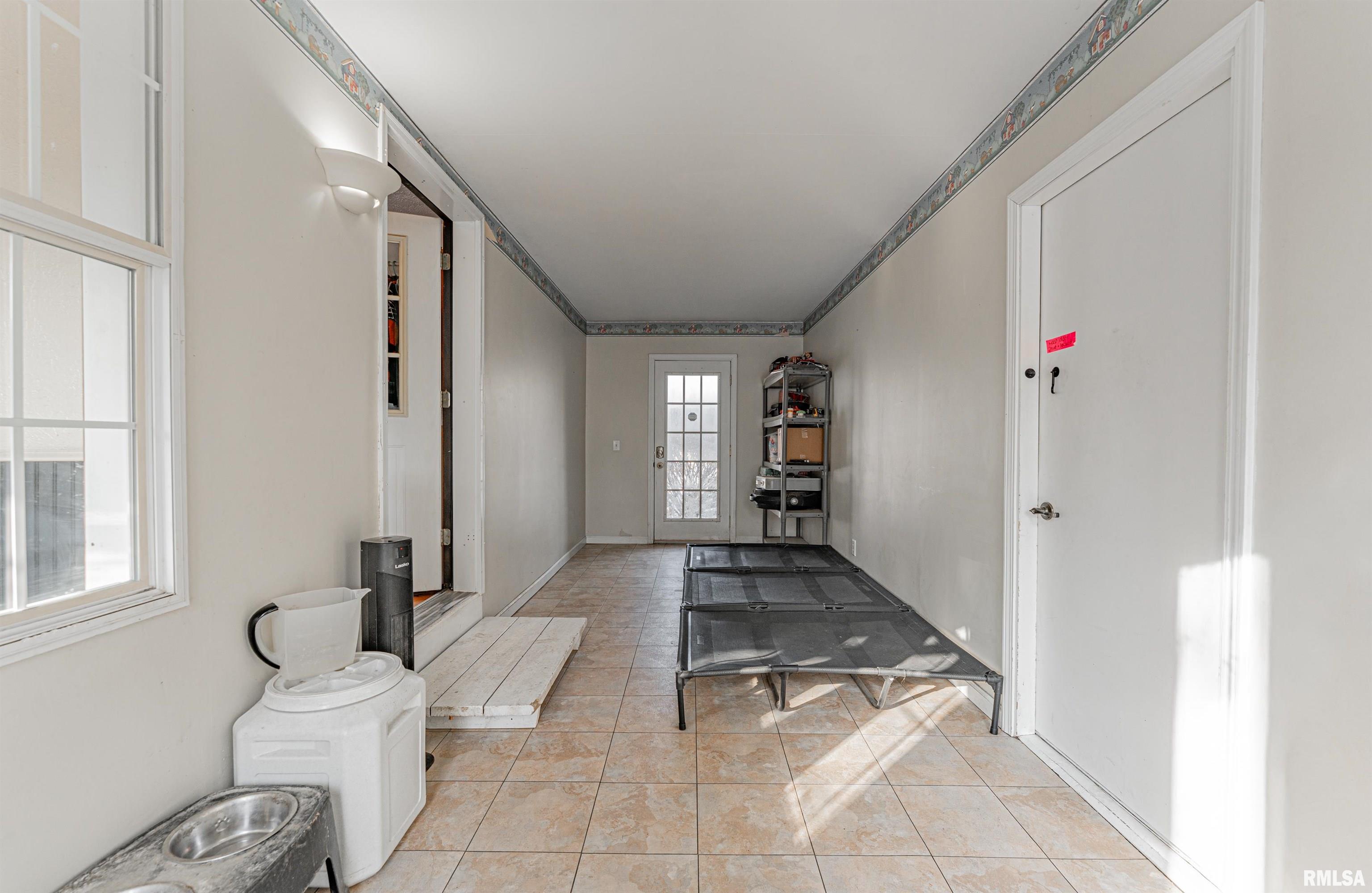 523 Market Street Emden, IL 62635 - Photo 8 of 28