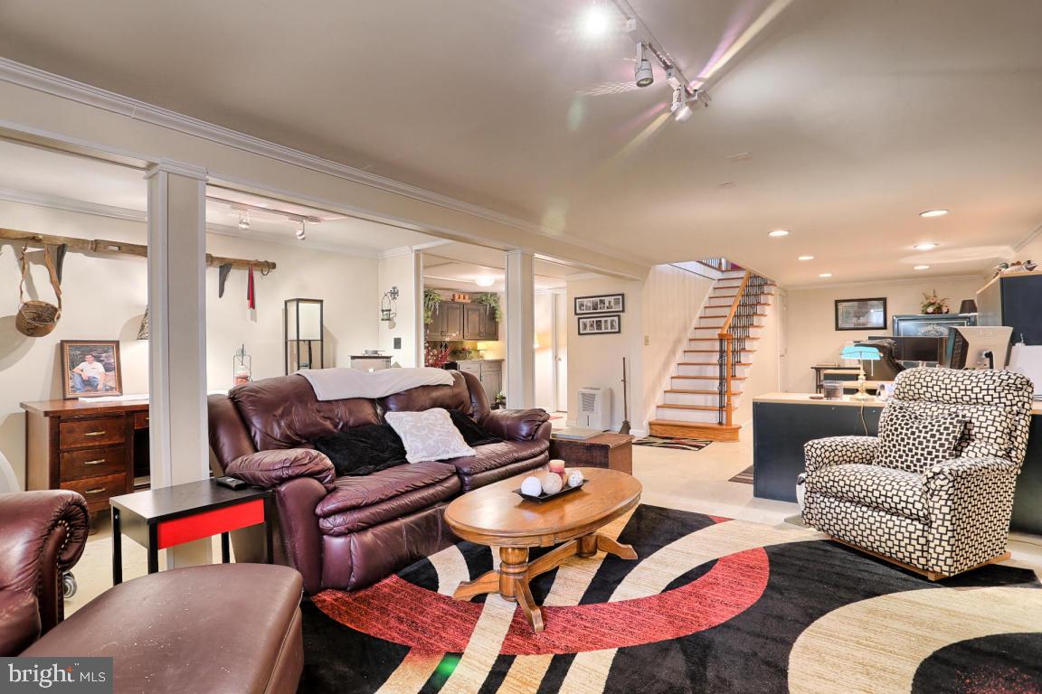 5645 Ridge Road Elizabethtown, PA 17022 - Photo 11 of 39 Gallery Image 11