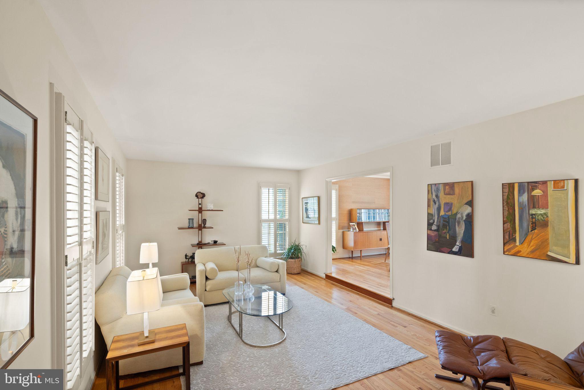 10707 Midsummer Drive Reston, VA 20191 - Photo 11 of 97