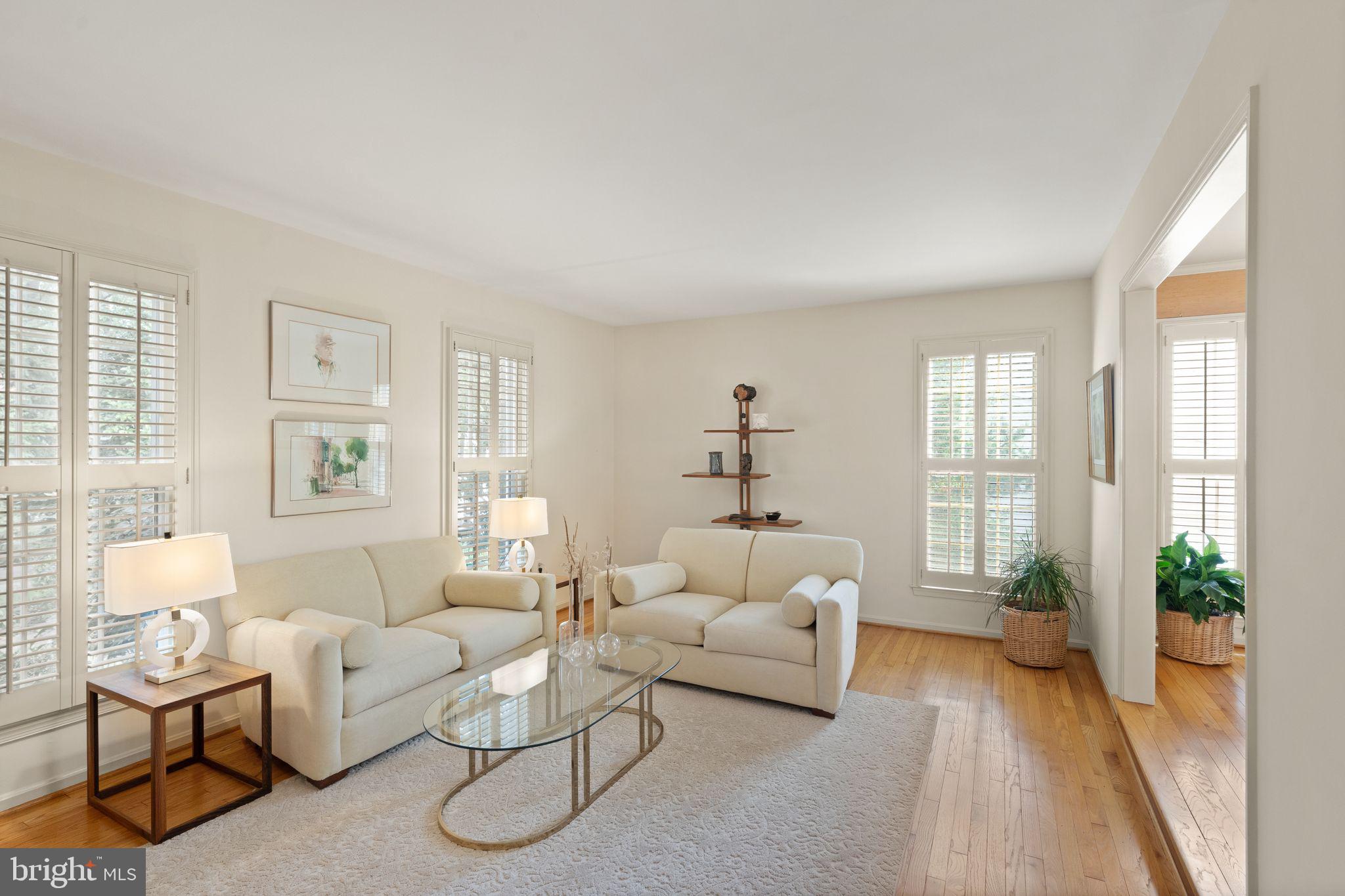 10707 Midsummer Drive Reston, VA 20191 - Photo 12 of 97