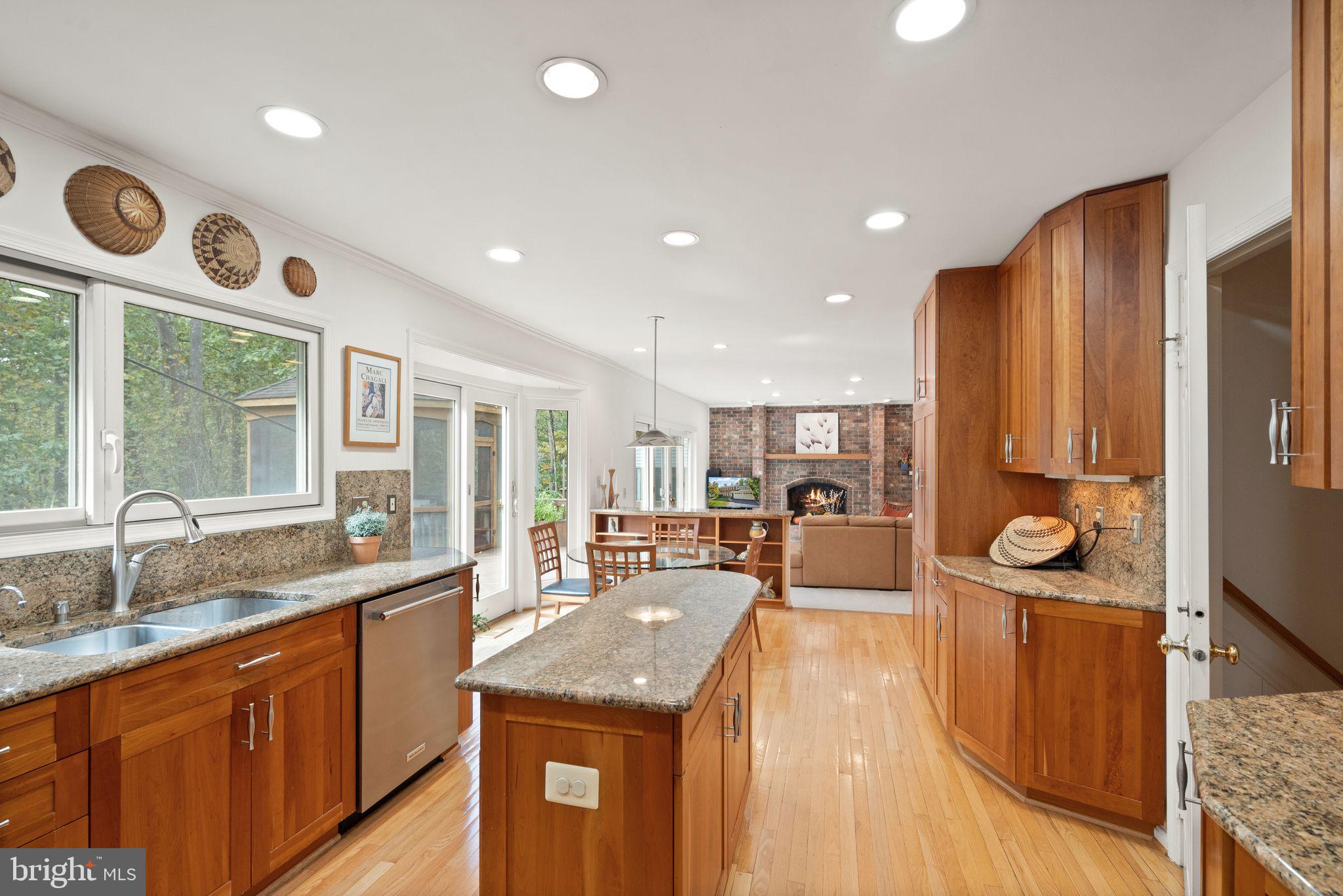 10707 Midsummer Drive Reston, VA 20191 - Photo 17 of 97