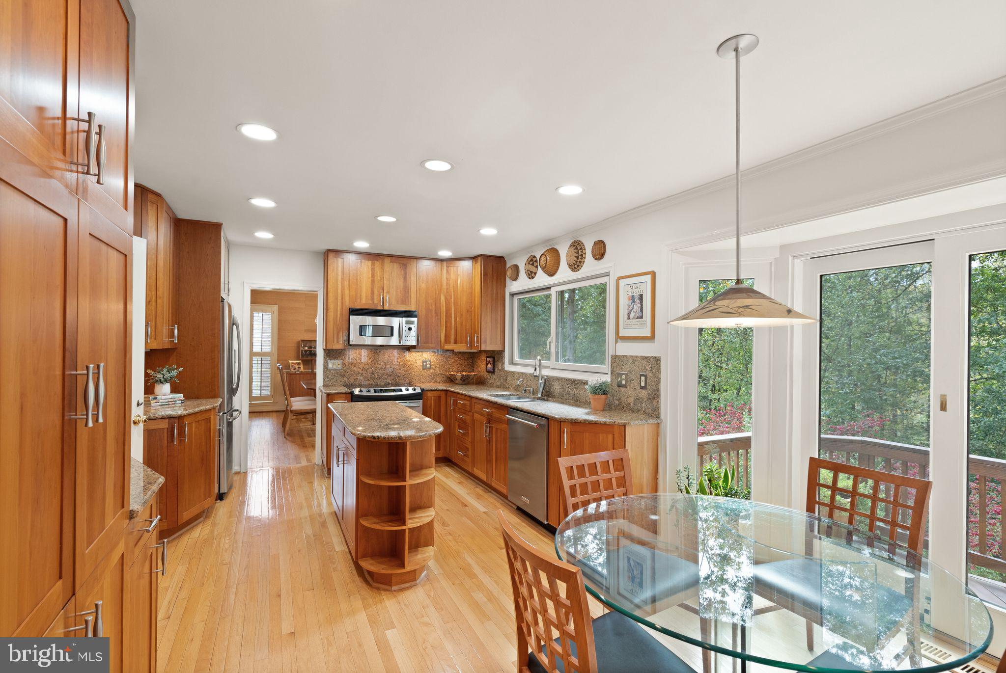 10707 Midsummer Drive Reston, VA 20191 - Photo 18 of 97