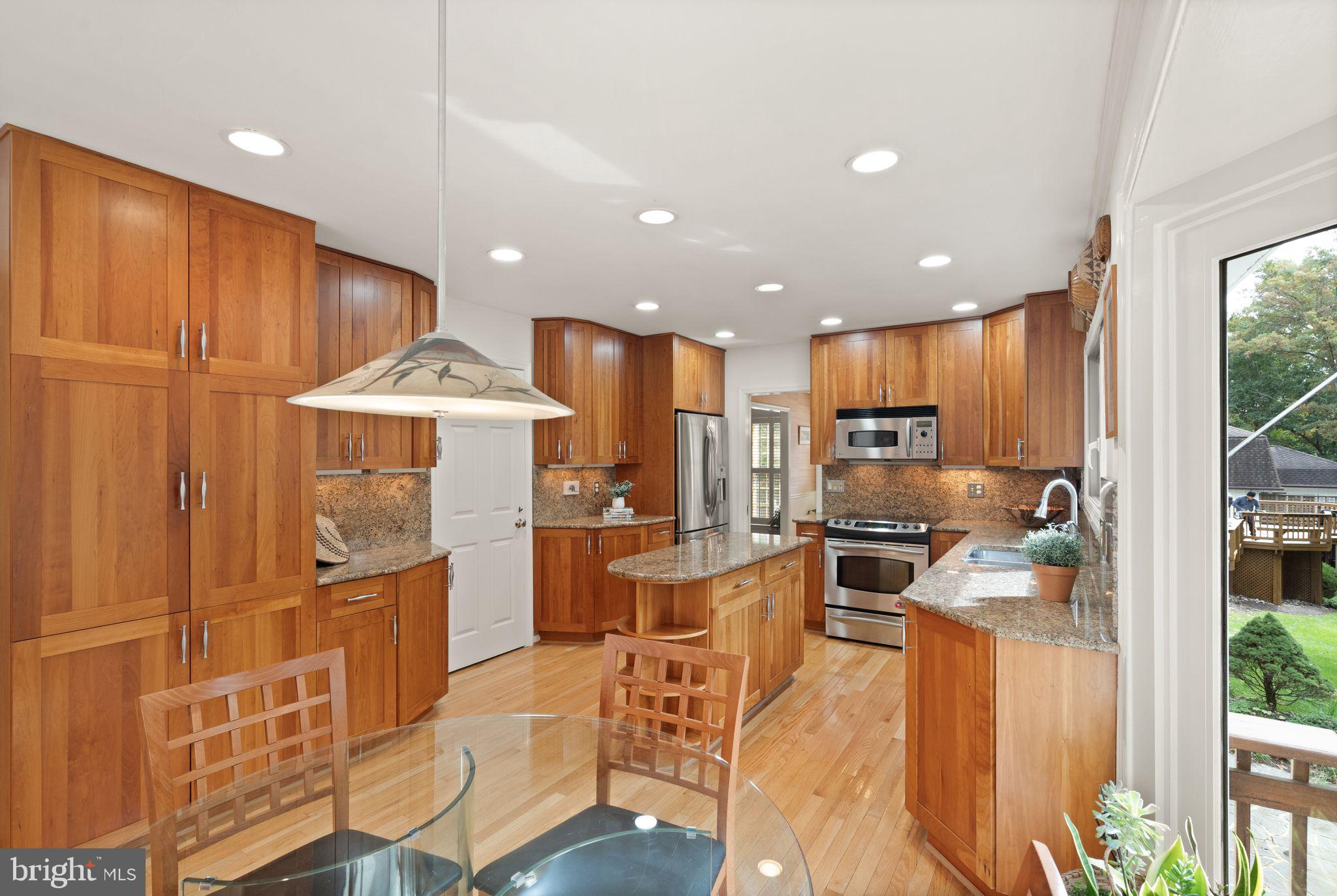 10707 Midsummer Drive Reston, VA 20191 - Photo 19 of 97