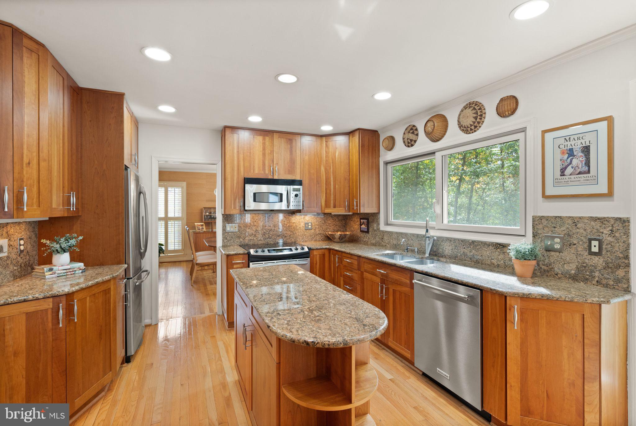 10707 Midsummer Drive Reston, VA 20191 - Photo 20 of 97