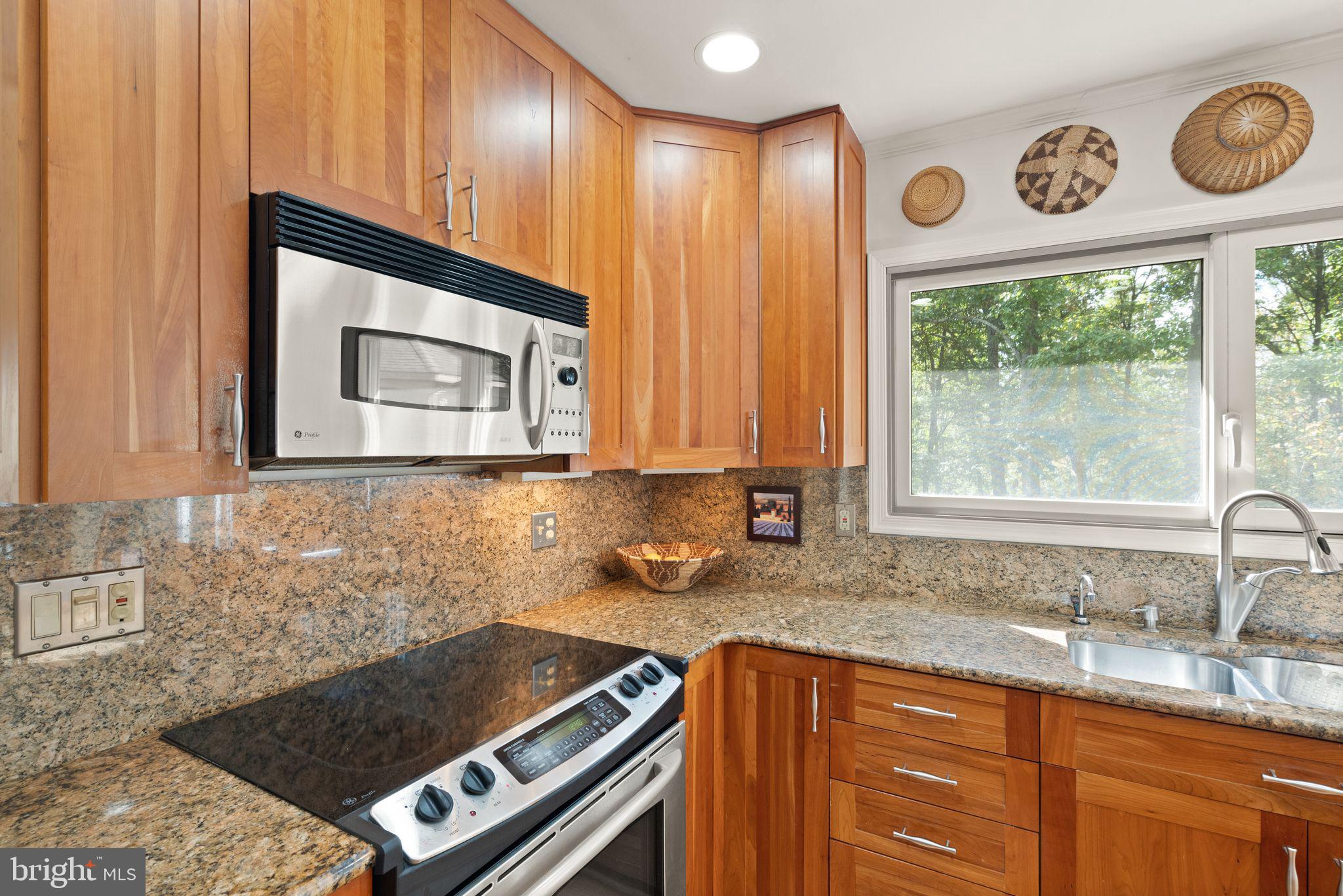 10707 Midsummer Drive Reston, VA 20191 - Photo 23 of 97