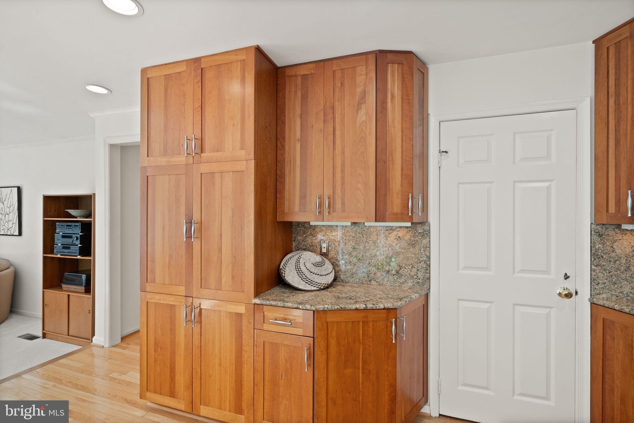 10707 Midsummer Drive Reston, VA 20191 - Photo 25 of 97