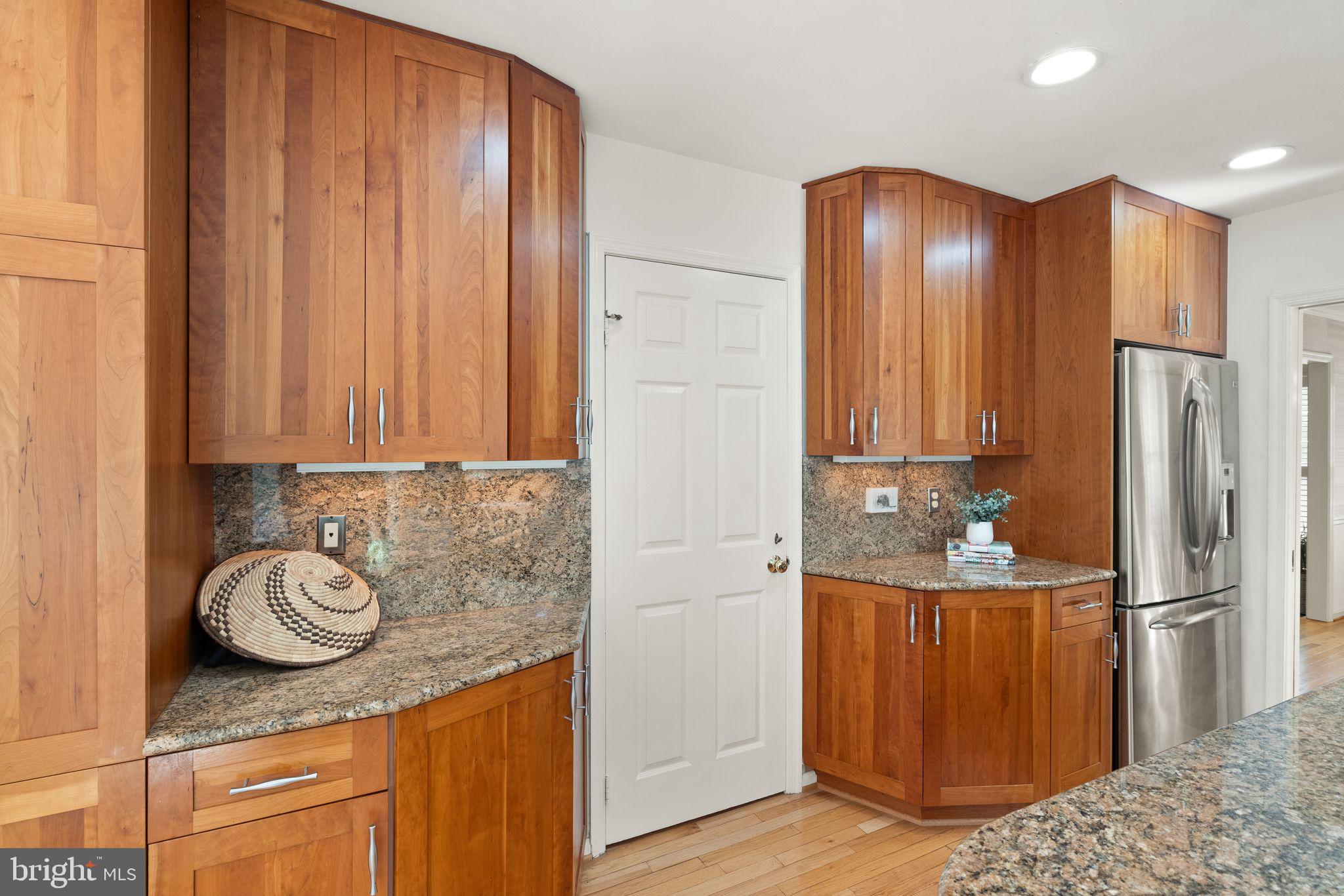 10707 Midsummer Drive Reston, VA 20191 - Photo 26 of 97