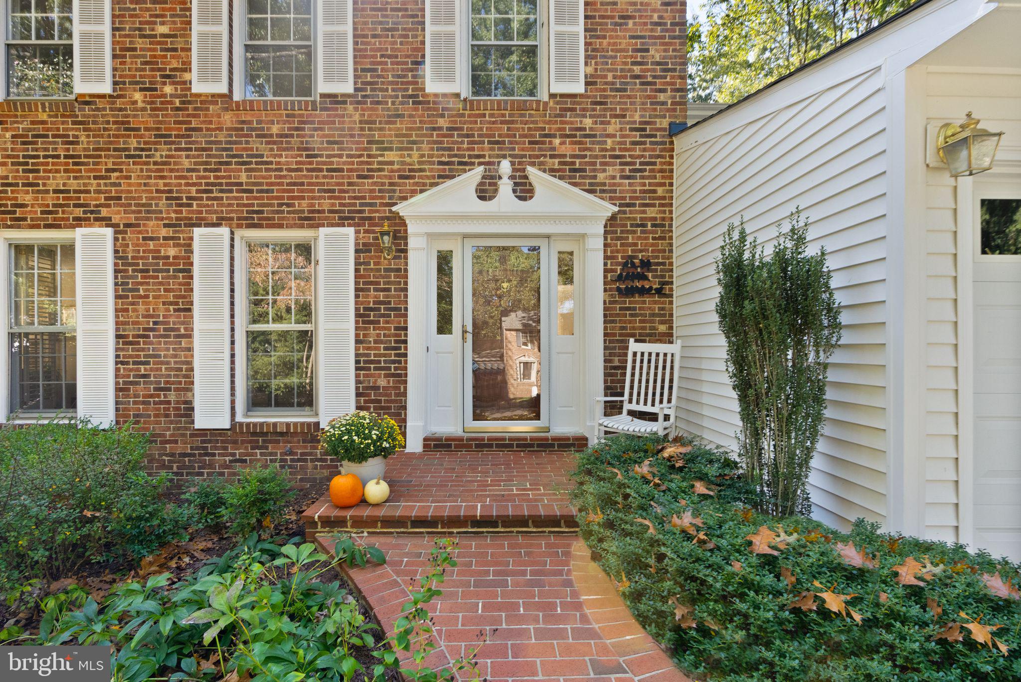 10707 Midsummer Drive Reston, VA 20191 - Photo 6 of 97