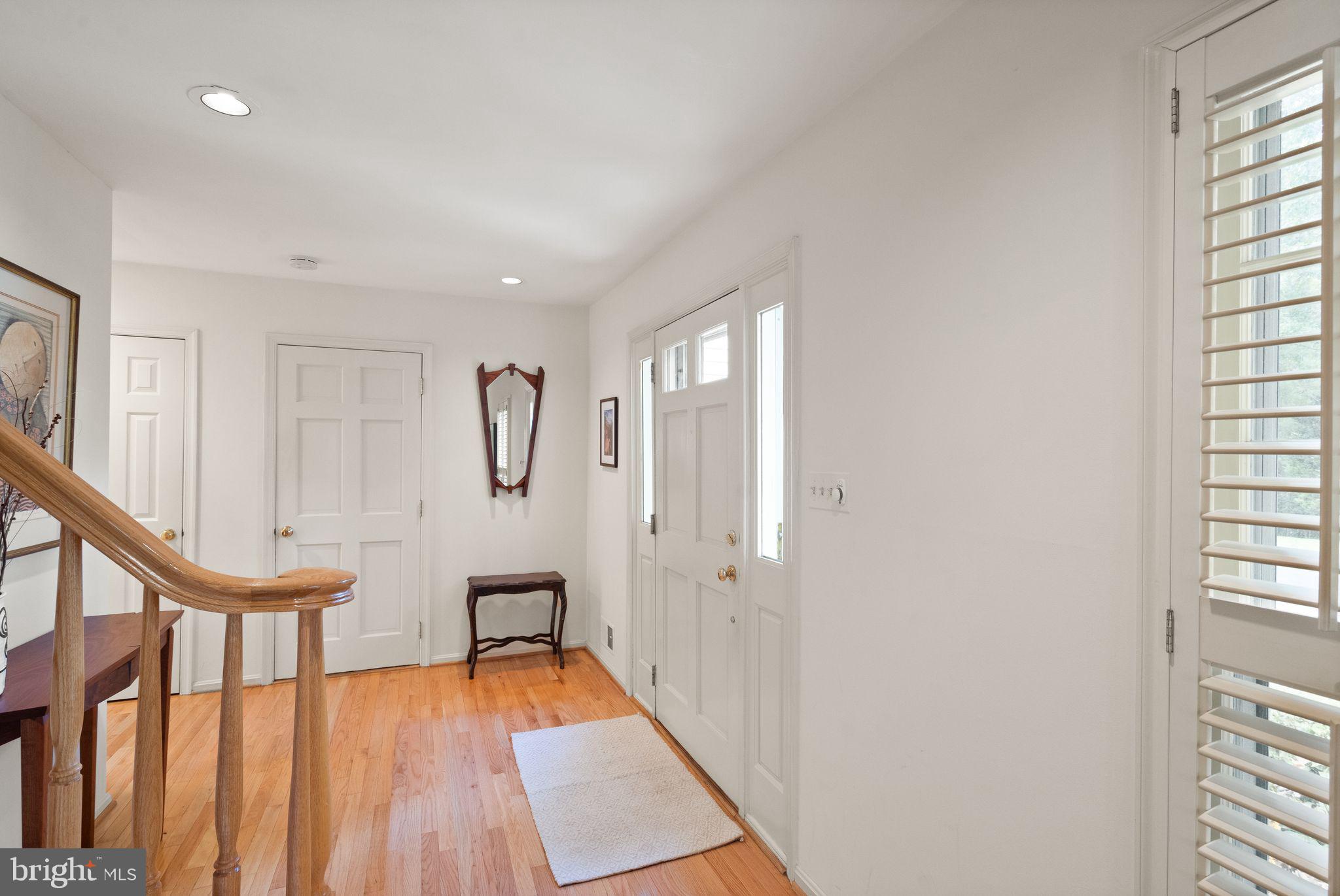 10707 Midsummer Drive Reston, VA 20191 - Photo 10 of 97