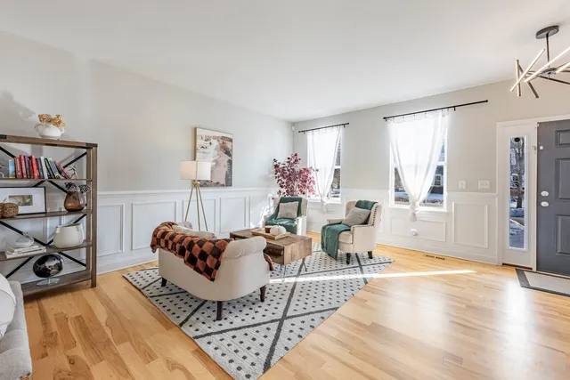 $555,000 | 408 Fountain Avenue, Elgin, IL 60124