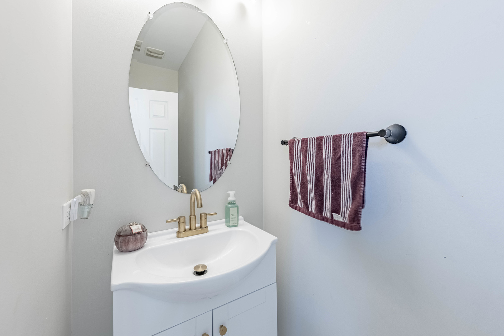 408 Fountain Avenue Elgin, IL 60124 - Photo 6 of 29